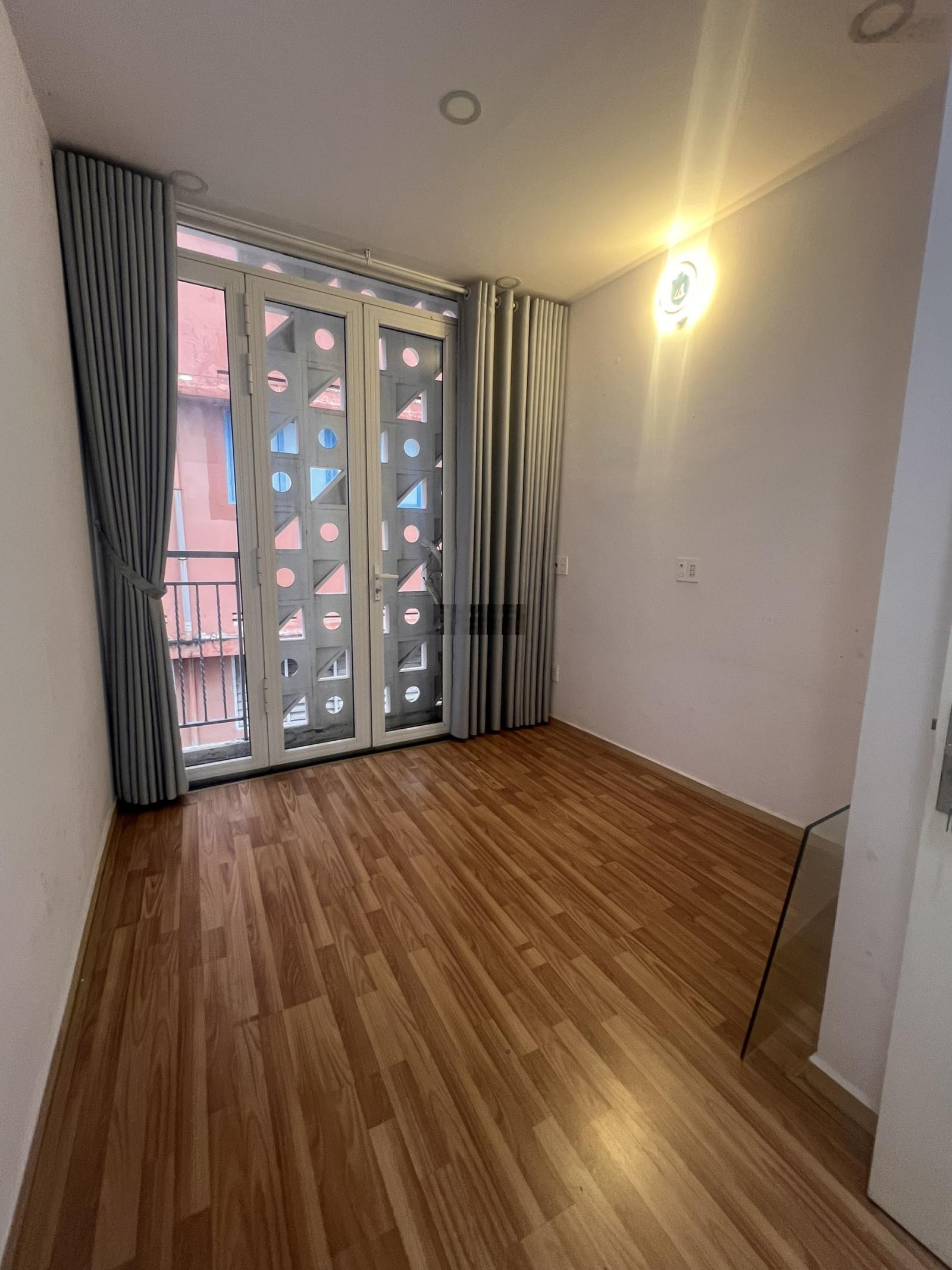 Bán nhà 21/38A Trần Đình Xu 3x8m, nở hậu 4,1(28m2) 3 lầu giá 5tỷ5 còn TL