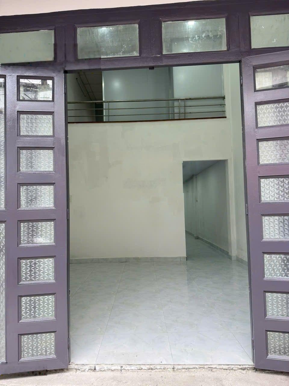 Bán nhà sổ Chung CCVB 12 cấp 4 gác lửng 2PN