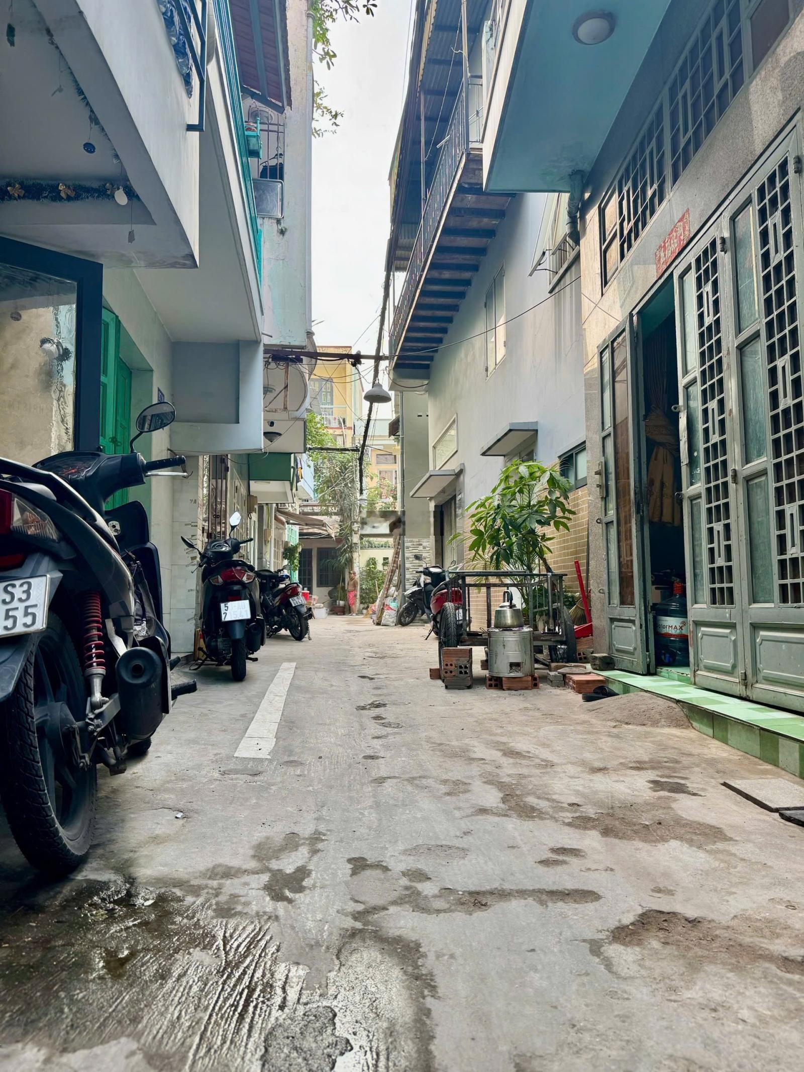 Ngang khủng 5,8m nguyễn văn công, p3, gv với 2 tầng giá: 4 tỷ 1