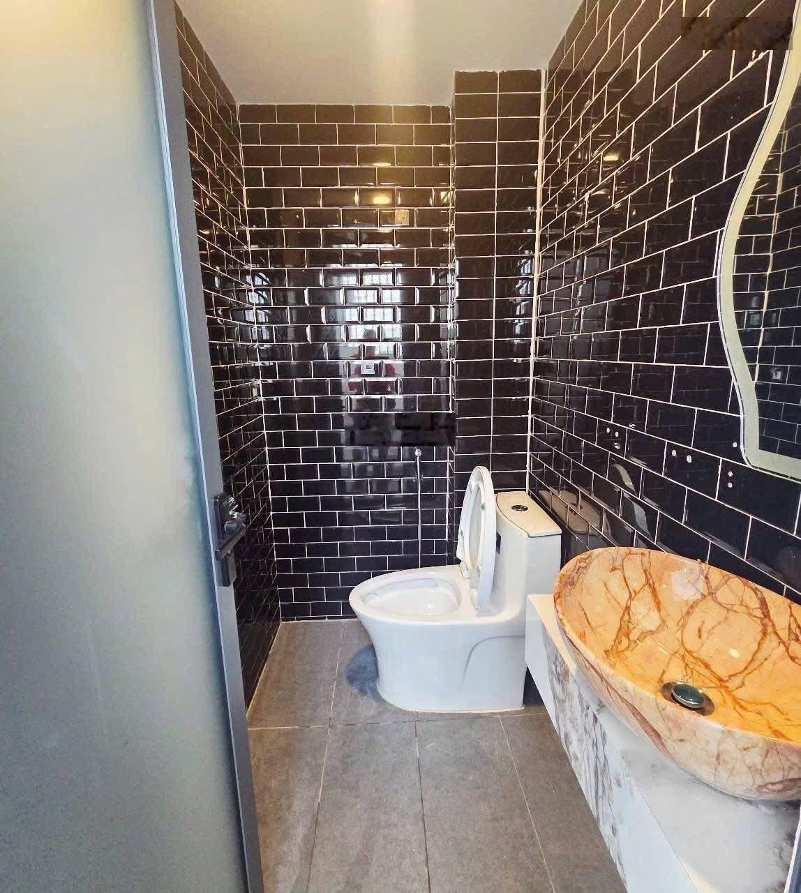 Hẻm nhựa xe hơi - 41m2 -vào ở ngay - 1trệt 1 lầu nhà mơi đúc bê tông - doanh thu 10tr/th - 2 tỷ 350