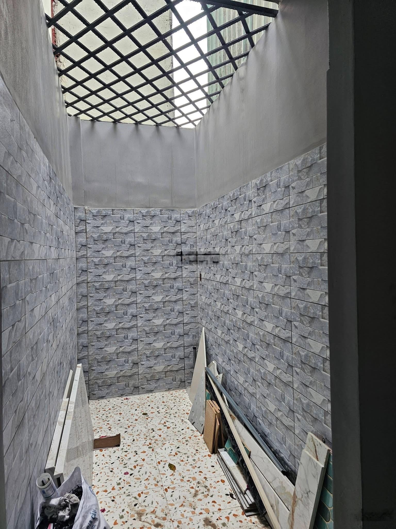 Nhà sổ hồng riêng 38m2 hẻm 433/ huynh tân phát p tân thuận tphcm