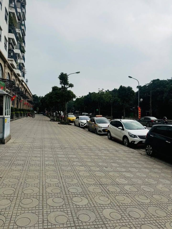 Bán căn hộ chung cư quận Long Biên, thành phố Hà Nội giá 3,9 tỷ