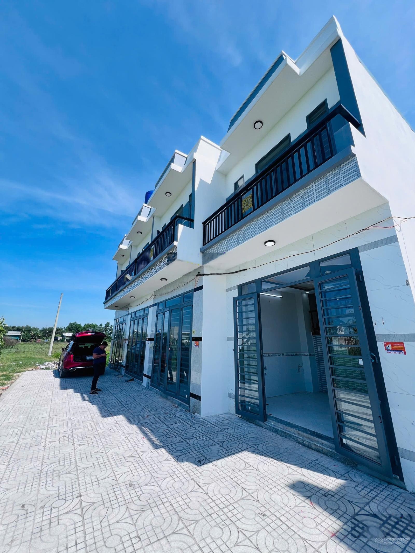 Nhà mới ngay góc, đường oto 2wc2pn 32m2 ,ngã 3 giòng, 650tr hổ trợ vay, Khu đông dân