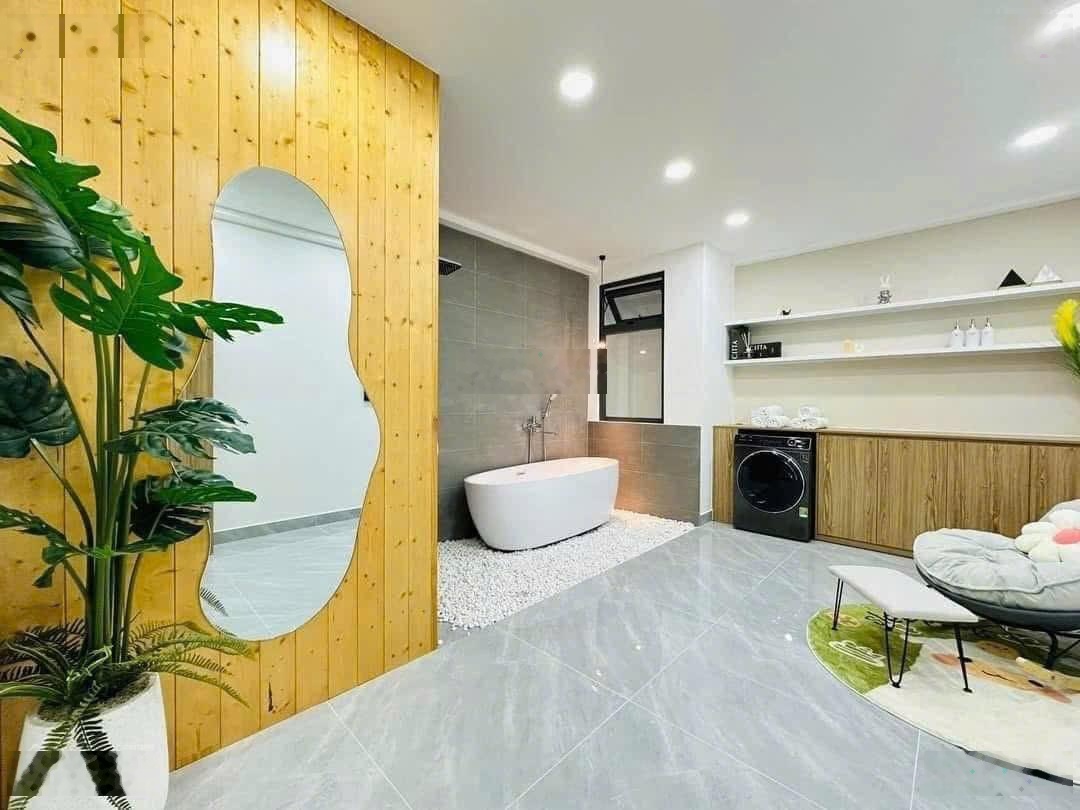 Phan văn trị, gò vấp chỉ 2,49 tỷ - dt: 56,4m2 hẻm xe hơi - đang cho thuê 15 triệu / tháng - sổ hr