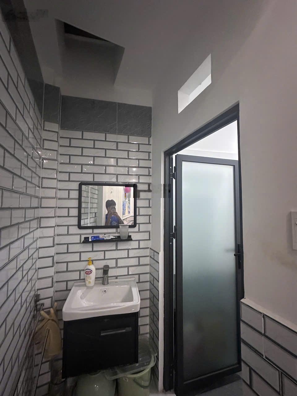 Bán nhà giá rẻ sổ hồng riêng đường tô ký, phường tân chánh hiệp, quận 12 đúc một trệt, một lầu