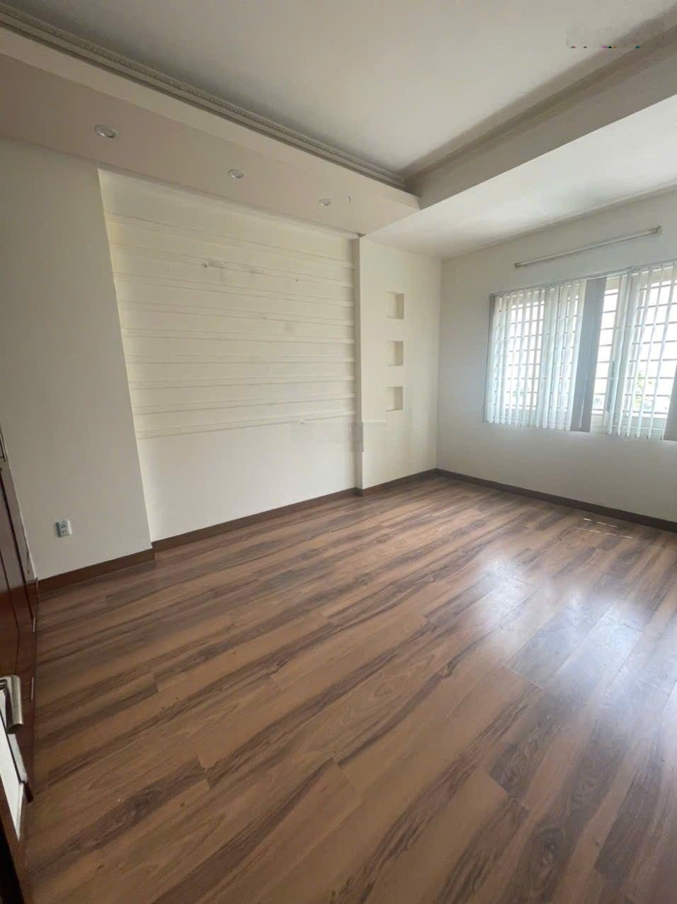 Biệt thự 3 lầu góc KDC Him Lam - không kén khách thuê