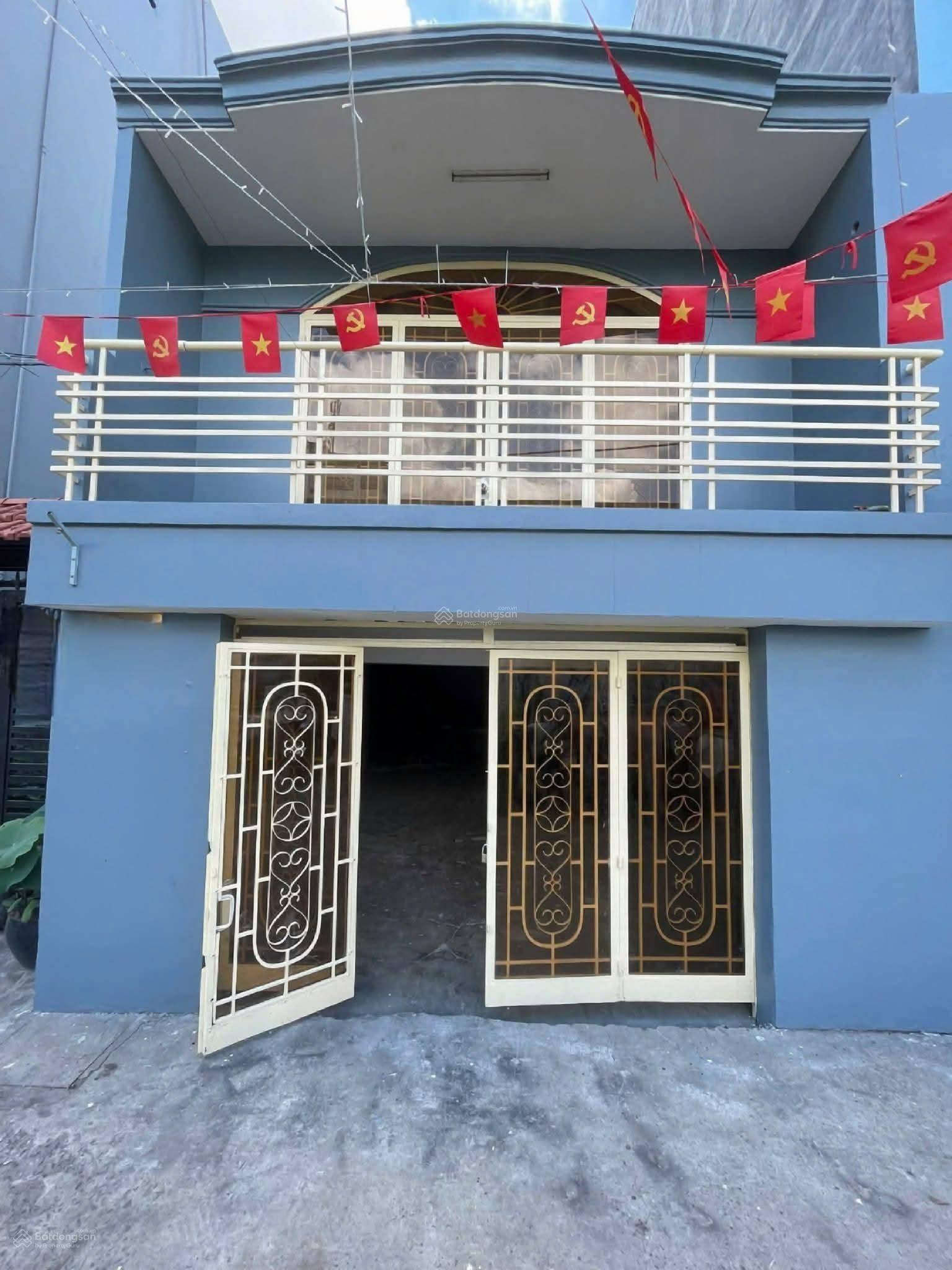 Nhà hẻm xe hơi, Đường Trần Trọng Cung, DT 6x19m, nhà cấp 4, có gác lửng, 1PN, 1WC, giá 15triệu