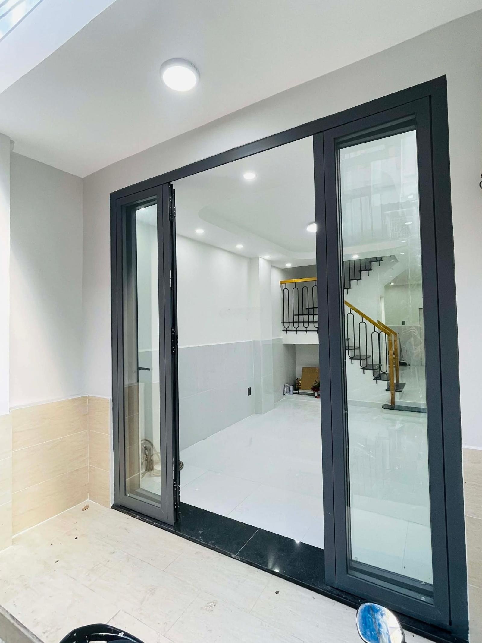 6,1 tỷ khu phân lô quận 1 nhà mới đúc thật nguyễn văn cừ p. cầu kho quận 1.