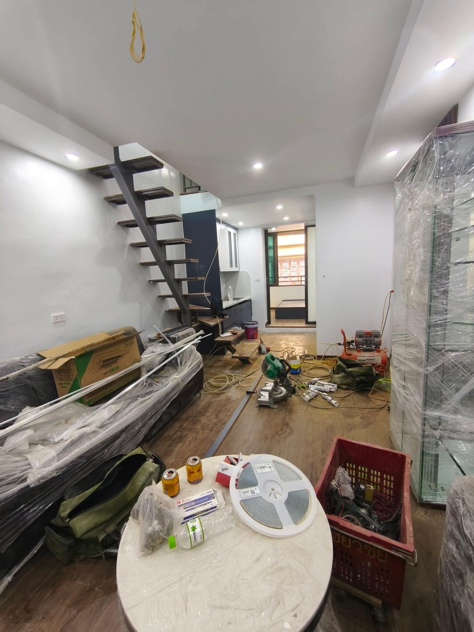 Tập thể duplex 8/3 - 95m2 - 4 phòng ngủ - 2 wc - full nội thất - sân chơi - giá: 4.02 tỷ (tl)