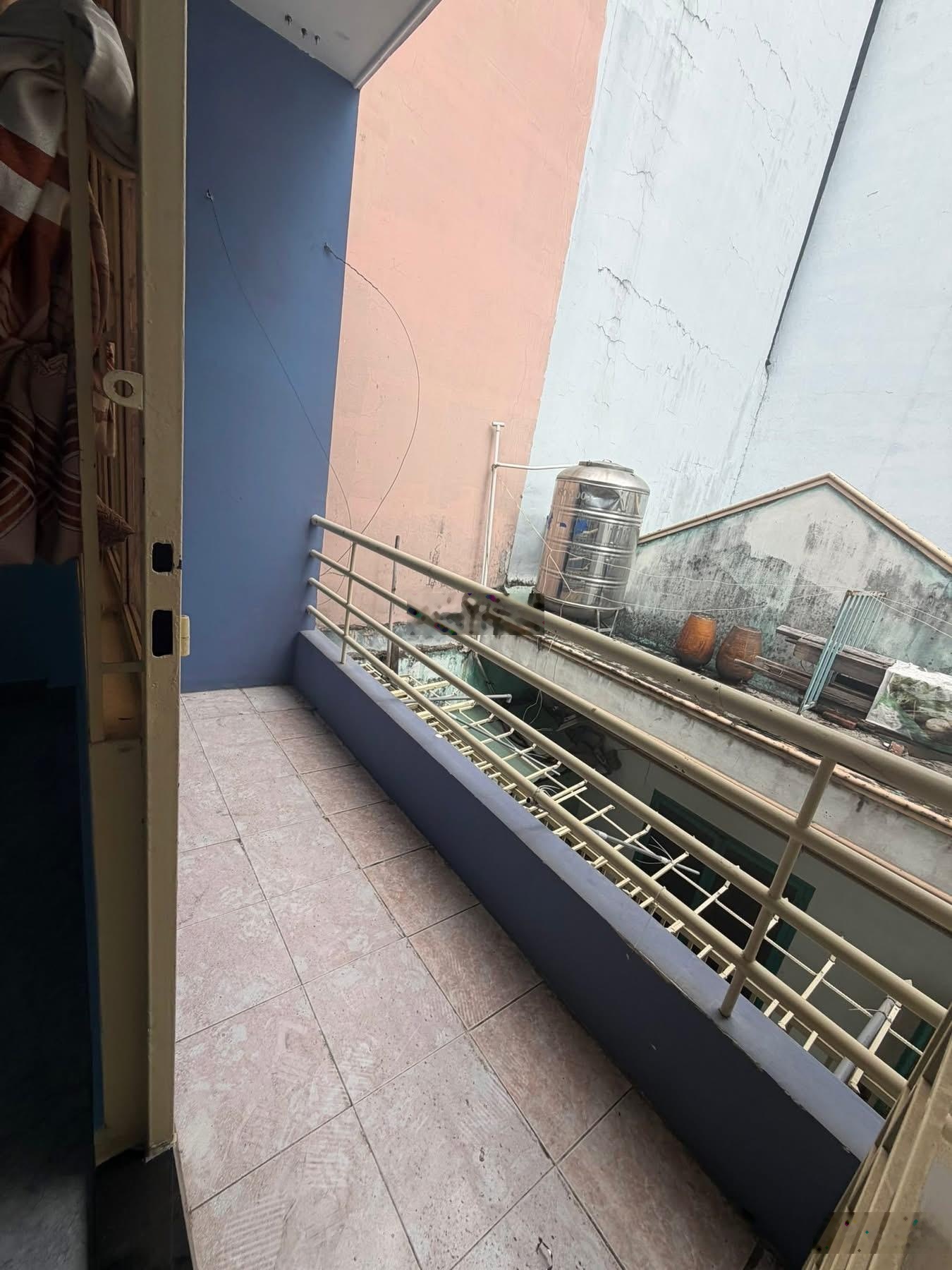 Nguyễn văn công, p3, gv dt: 40m2 giá: 4 tỷ 750 với 2 tầng lầu gồm 2 pn