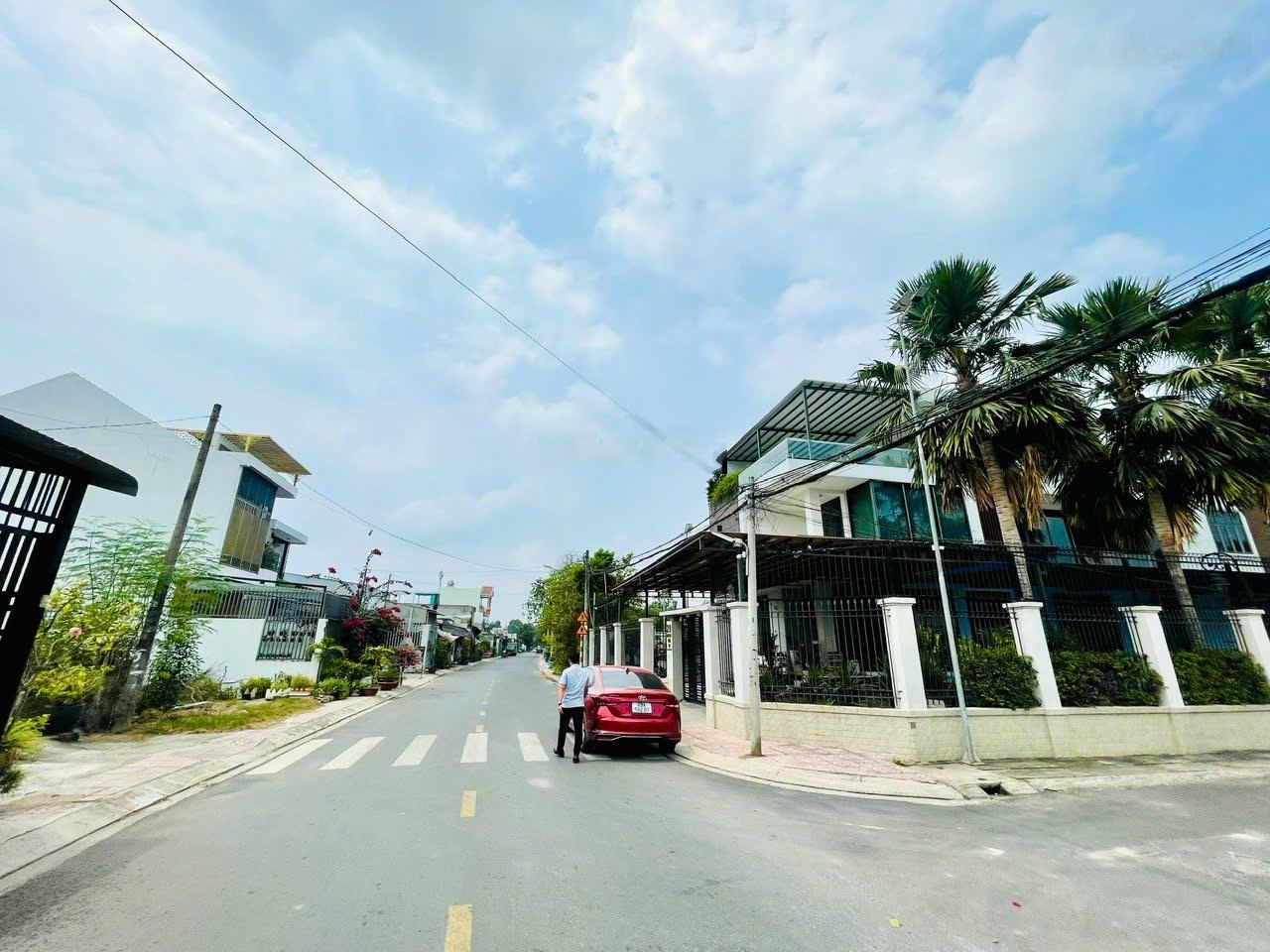 Khai xuân bán nhanh lô đất bao đẹp ở đường Huỳnh Văn Cọ, TT Củ Chi, DT: 198m2, nhựa lớn, giá: 860tr