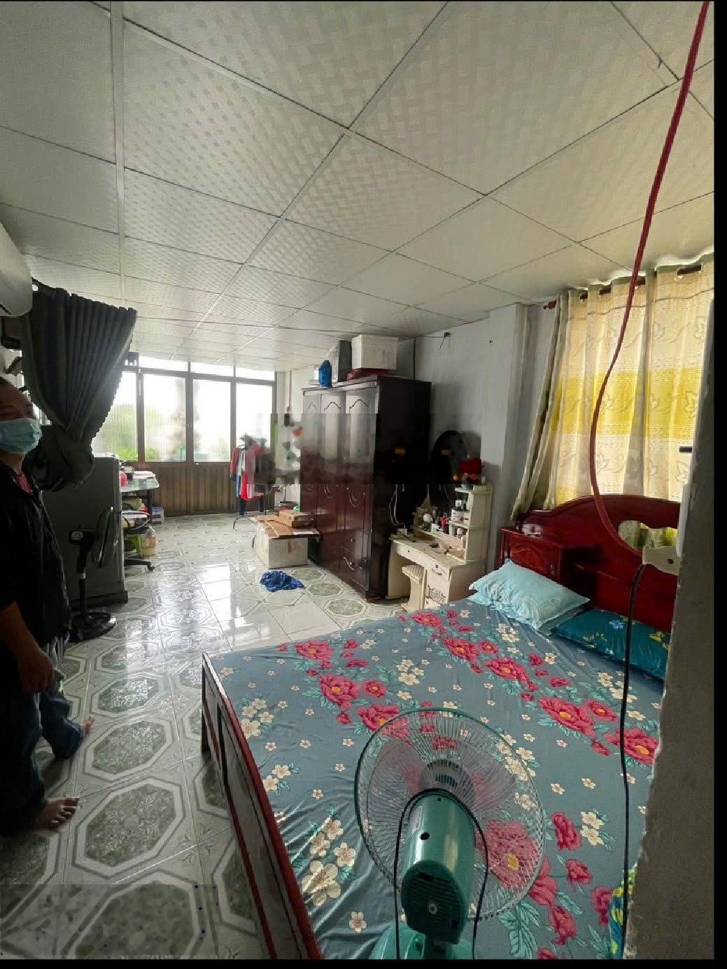 Chính chủ cần tiền bán gấp nhà mặt tiền hẻm đường lê quang định