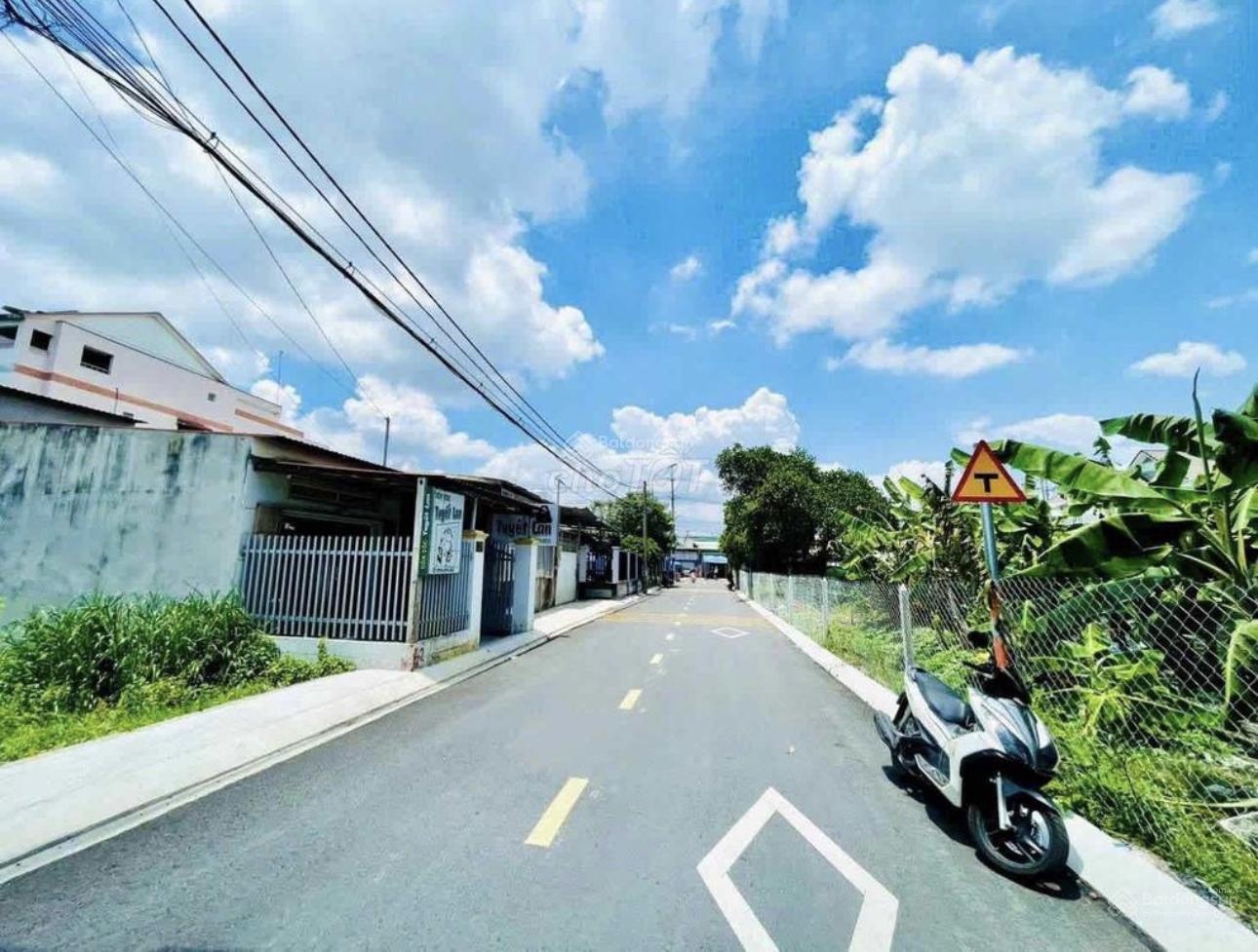 Cần bán nhanh lô đất 152m, nằm ngay mặt tiền đường Nguyễn Phong Sắcp