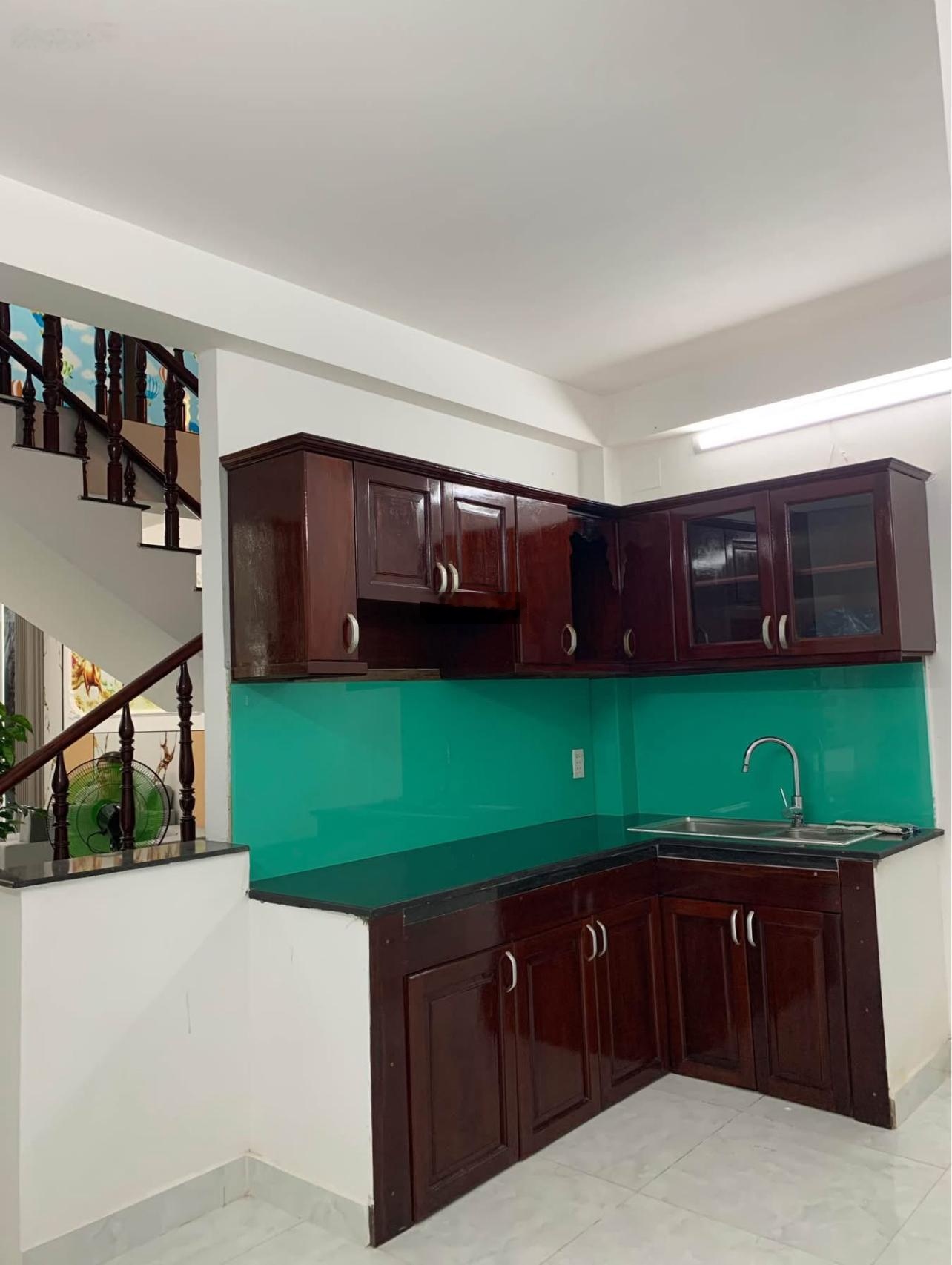 Kẹt vốn cần bán gấp nhà 65m2 giá 2tỷ490 sang tên gần chợ Thị Nghè, phường 19, Bình Thạnh có sổ hồng