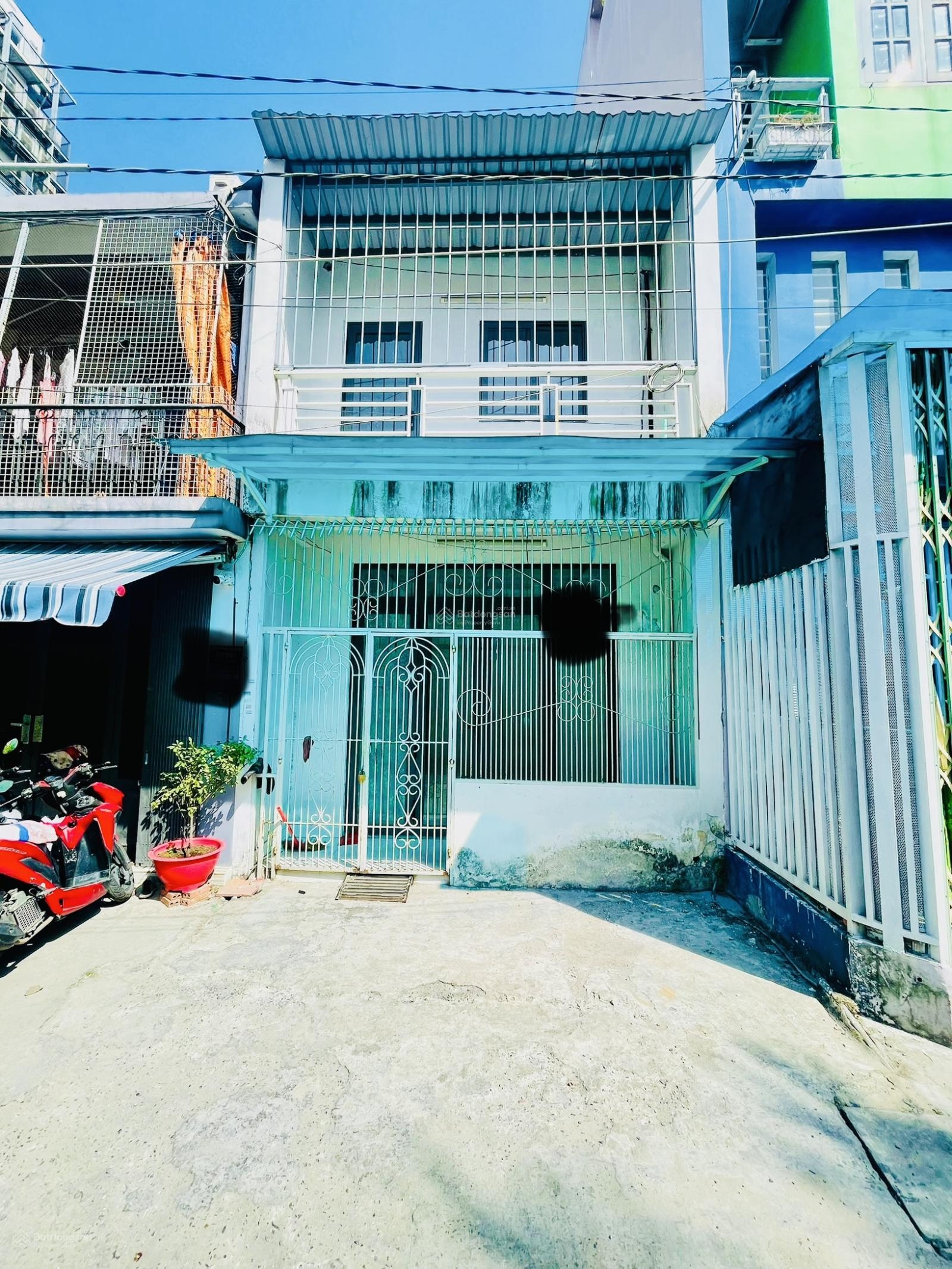 Luỹ Bán Bích - Tân Thành - Nghiêm Toản - 2 Tầng - DT: 4 x 11 - Cạnh UBND Tân Phú - Chỉ hơn 4T xíu