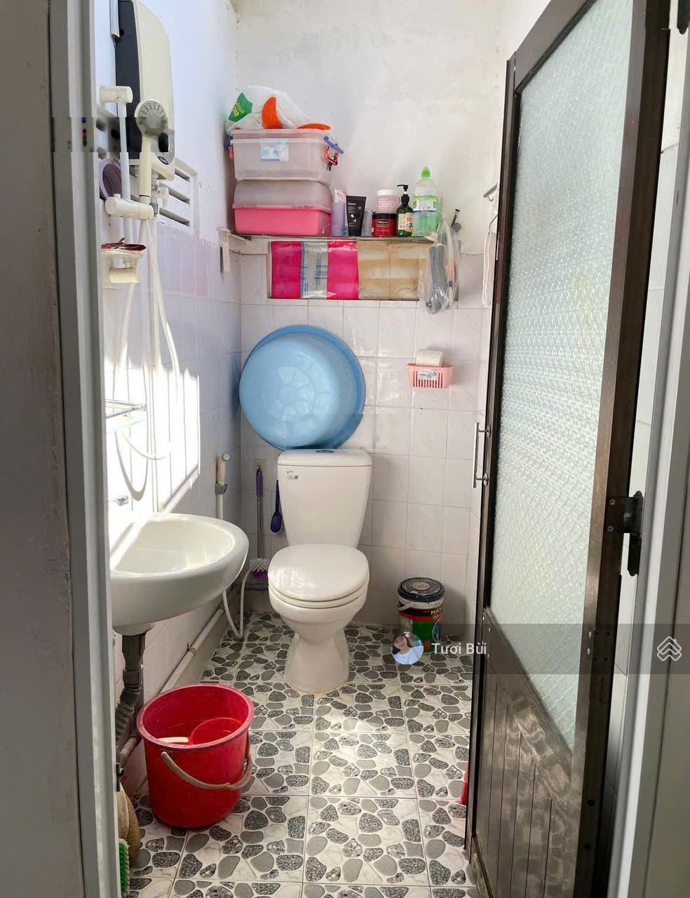 Hiếm: Hạ 400 triệu còn 1 tỷ 600 triệu bán nhanh (giá cũ 2 tỷ) có nhà đẹp 74.4m2 phường Vĩnh Nguyên