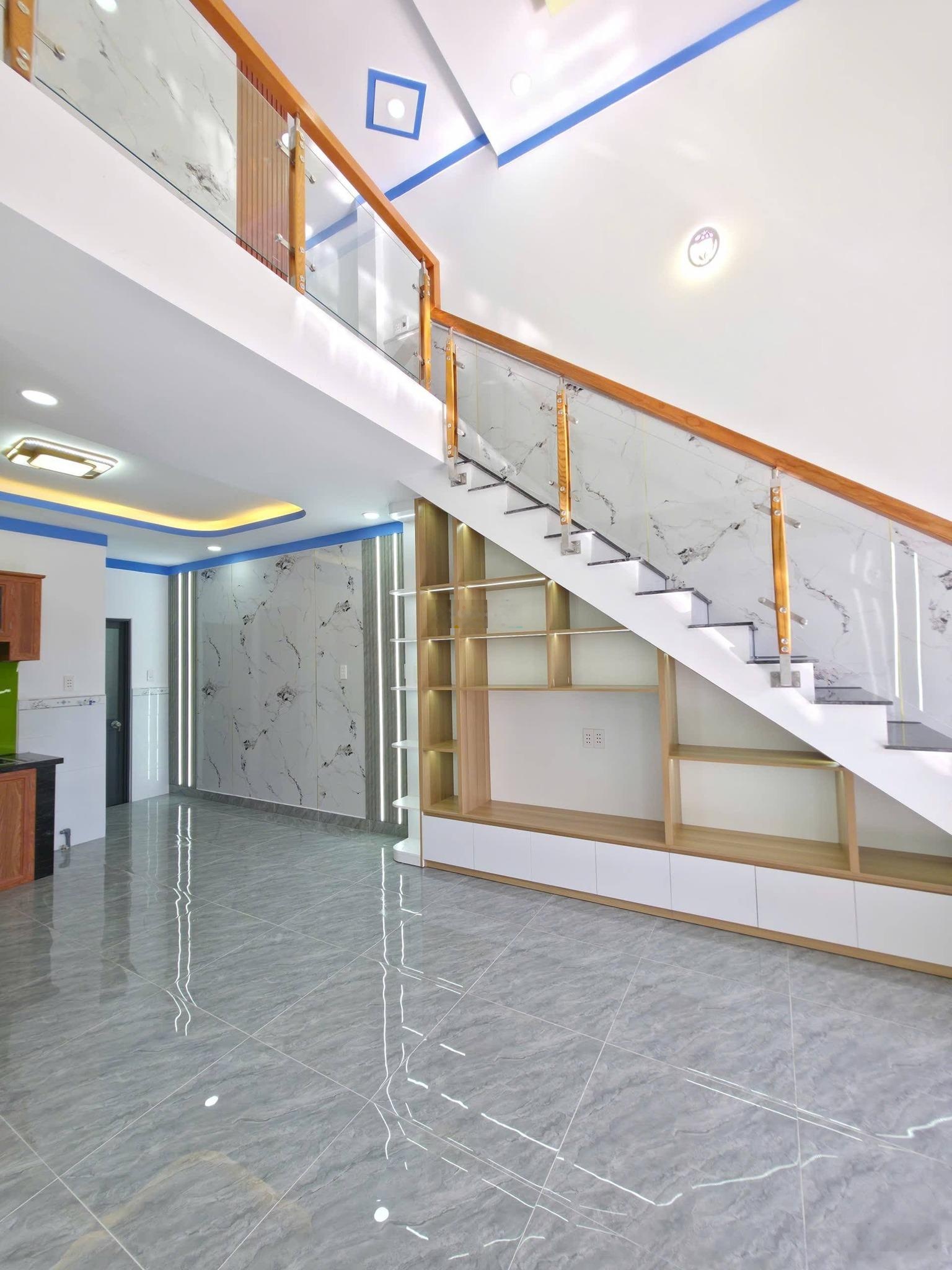 Chính chủ cần bán nhà tại P. Tân Tạo Bình Tân giá 1tỷ750, 1 trệt, 1 lửng 2PN