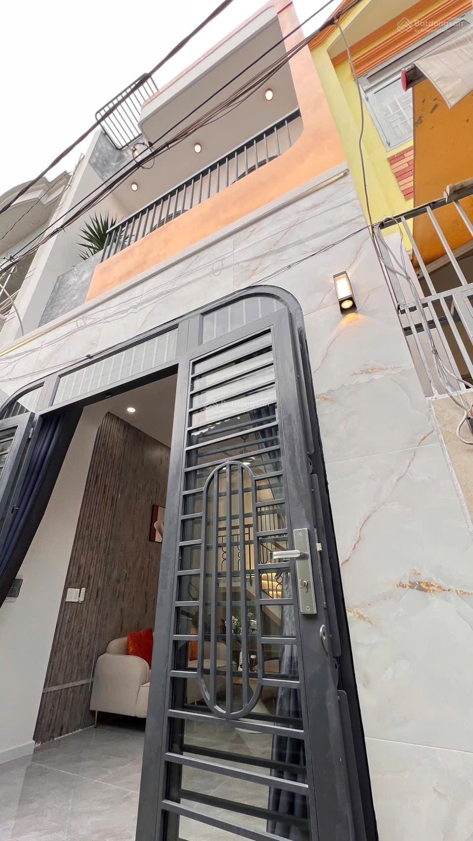 Chính chủ. nhà 1 trệt 1 lầu. Hẻm 417 Quang Trung P10 GV . Đối diện ủy ban . DT 3.6 x 9.5 . Giá 4.98