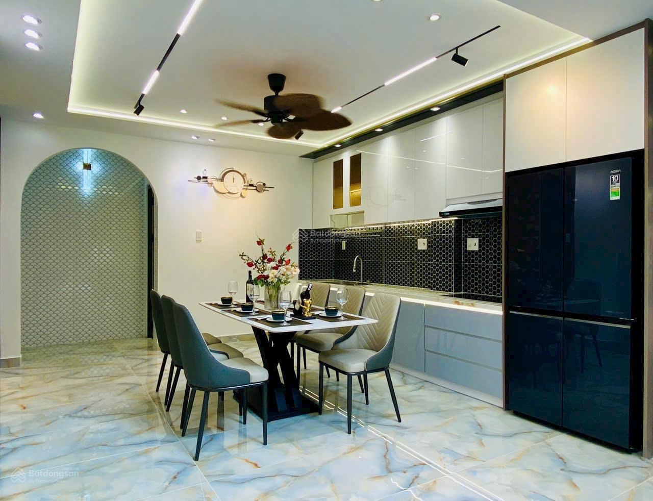 Nghỉ hưu về quê nên cần bán gấp nhà Phan Chu Trinh P24 Quận Bình Thạnh giá 2tỷ250tr DT 48.8m2