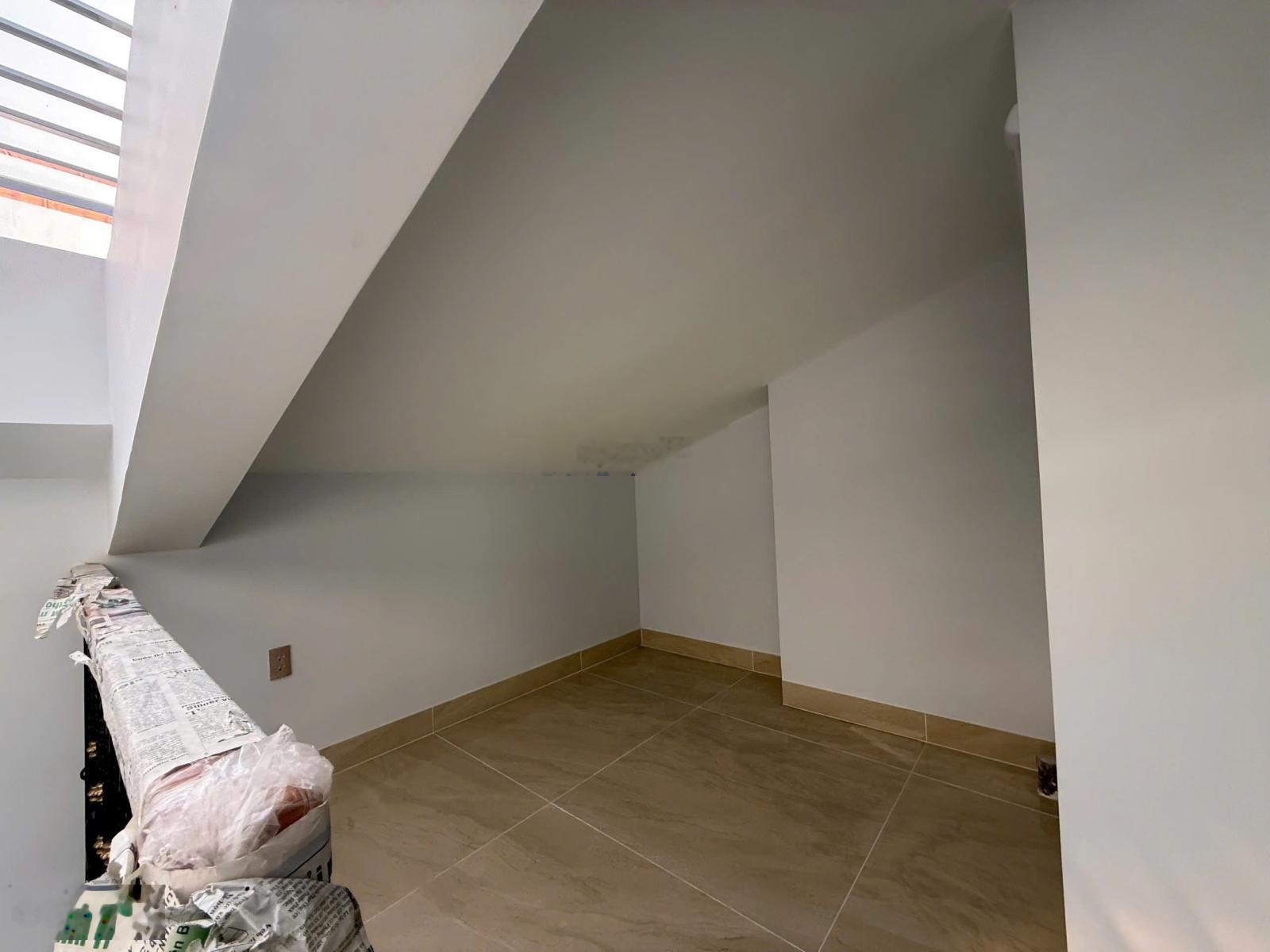 Cho thuê tòa nhà 1 hầm 4 lầu có thang máy nhà đẹp tại Khu Him Lam Kênh Tẻ Quận 7