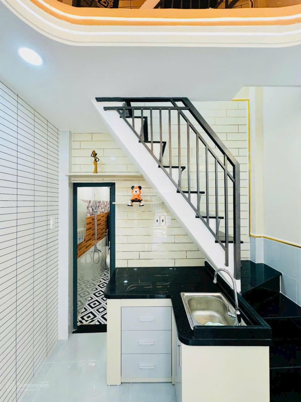 Bán nhà nguyễn du, phường 7 gò vấp, 17m2, 1 lầu, 1 lửng , nhà đẹp , giá 2ty980.