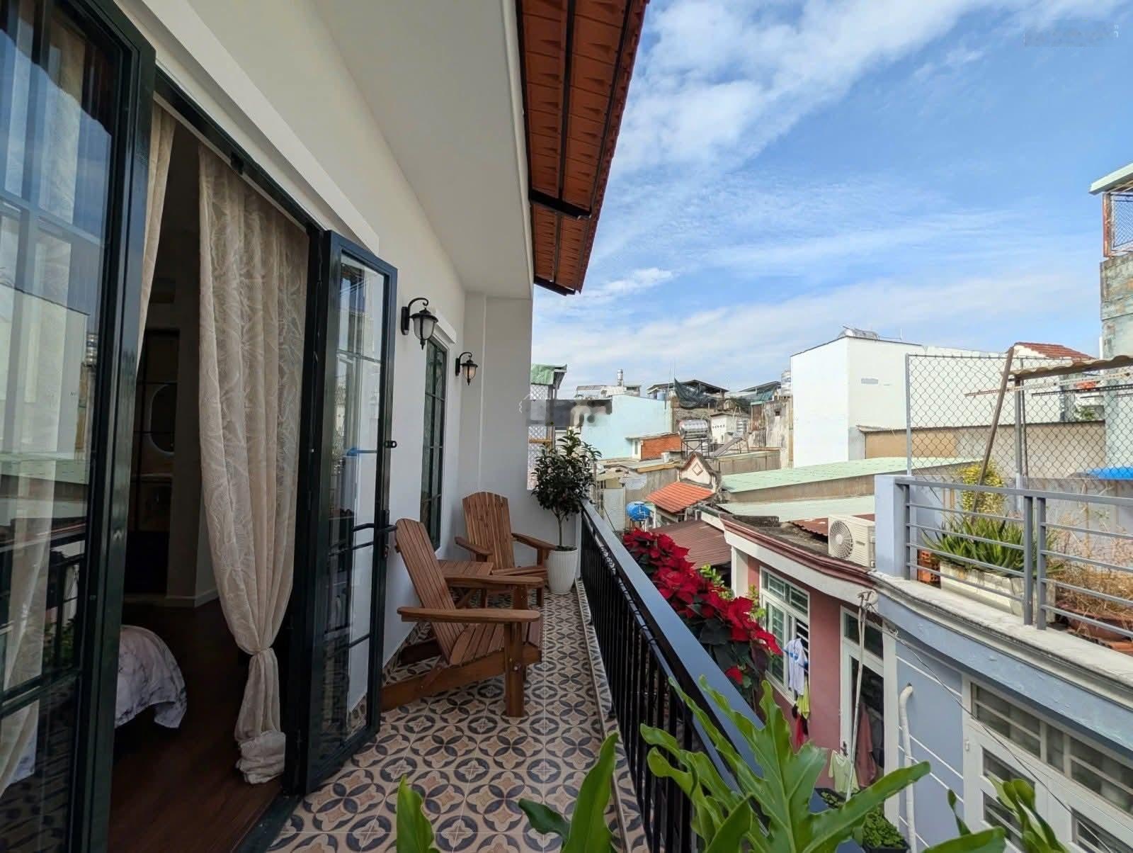 Bán nhà riêng tại Hẻm 237, Phạm Văn Chiêu, full nội thất, 3,9tỉ.