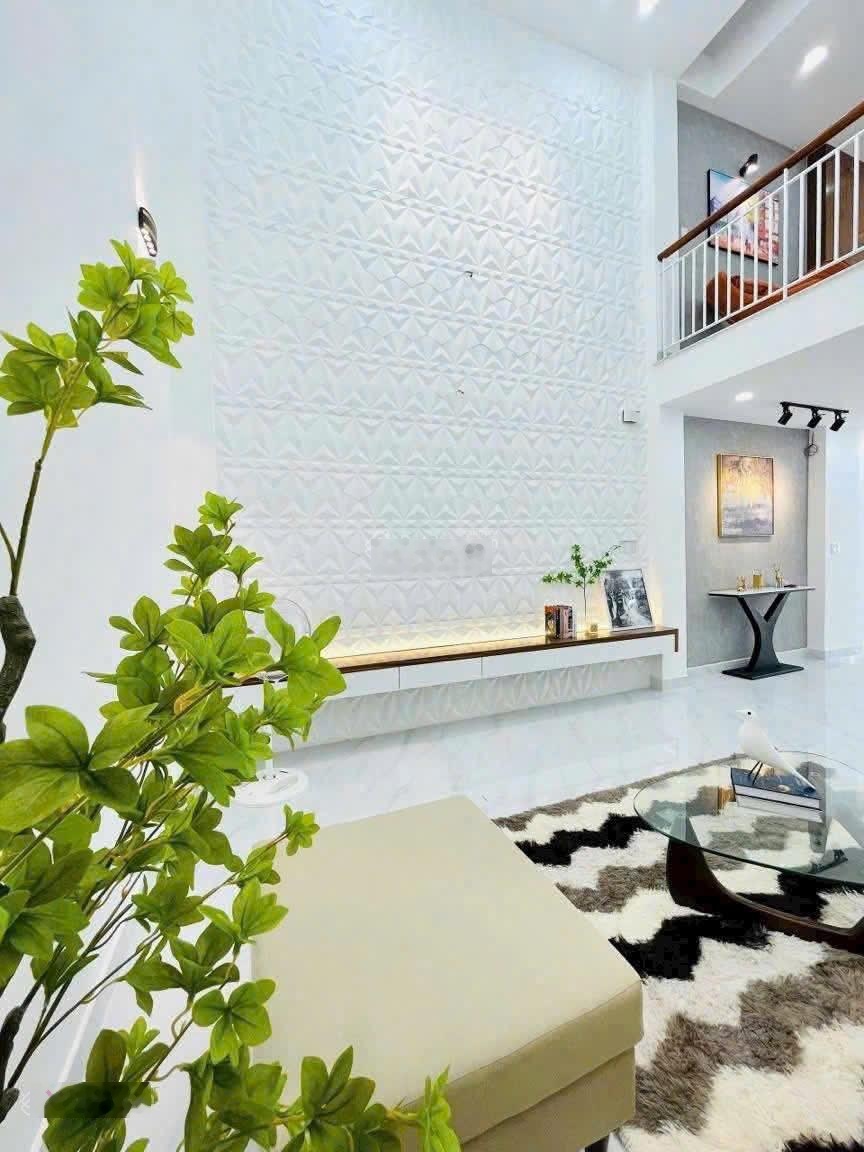 Nhà SỔ HỒNG RIÊNG cần bán DT 52,1m2 giá 3tỷ150 đường Lê Đức Thọ P16 Tp Hồ Chí Minh