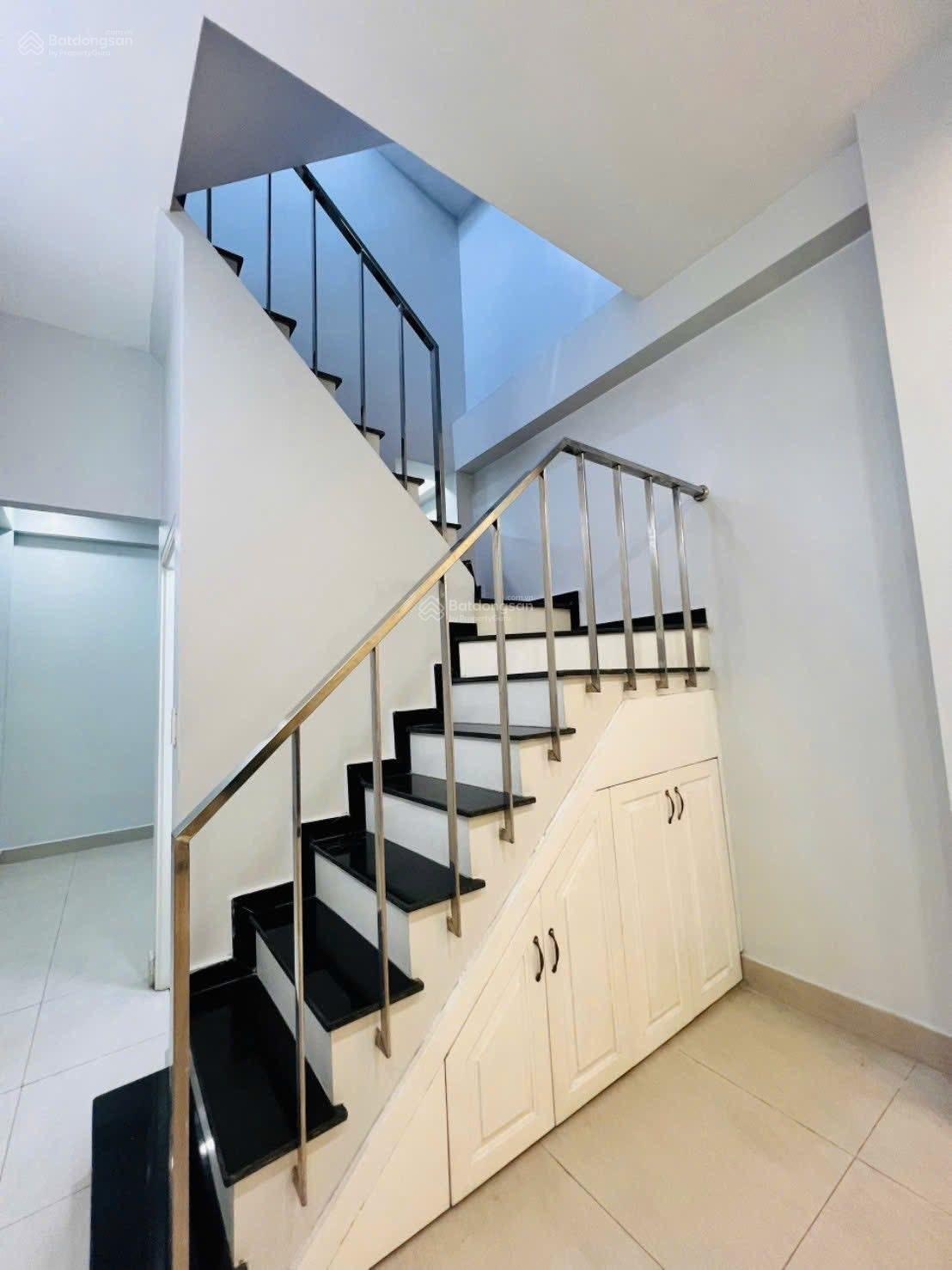 Bán NR 4PN, 3WC, 28m2 tại Huỳnh Tấn Phát, Phường Tân Thuận 3,99 tỷ, thiết kế hiện đại