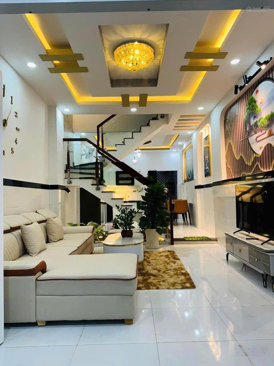 Bán nhà đường Nguyễn Thái Sơn, P. 4, Gò Vấp - 60m2 - 1 trệt 2 lầu 3 pn 3 wc - SHR Giá 2 tỷ 400tr