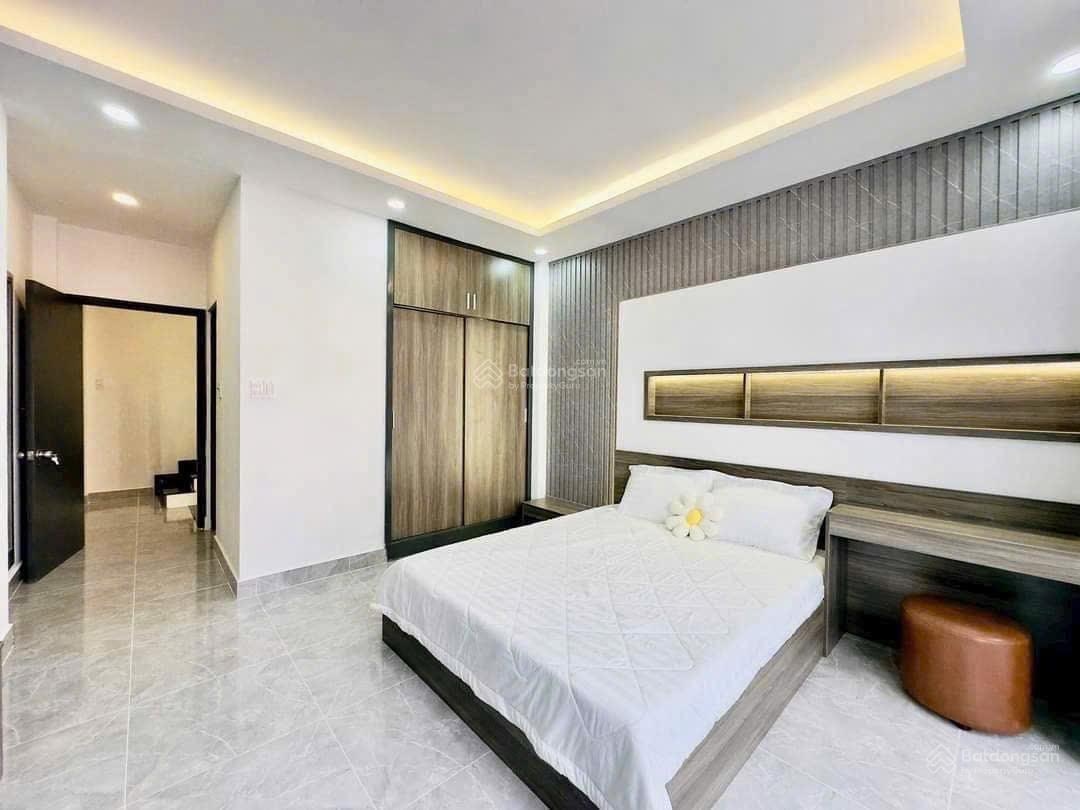 Chính chủ bán gấp nhà Vũ Tùng, Bình Thạnh, gần chợ Bà Chiểu, có HĐ 12tr giá 3ty590/ 52,9m2.Sổ riêng