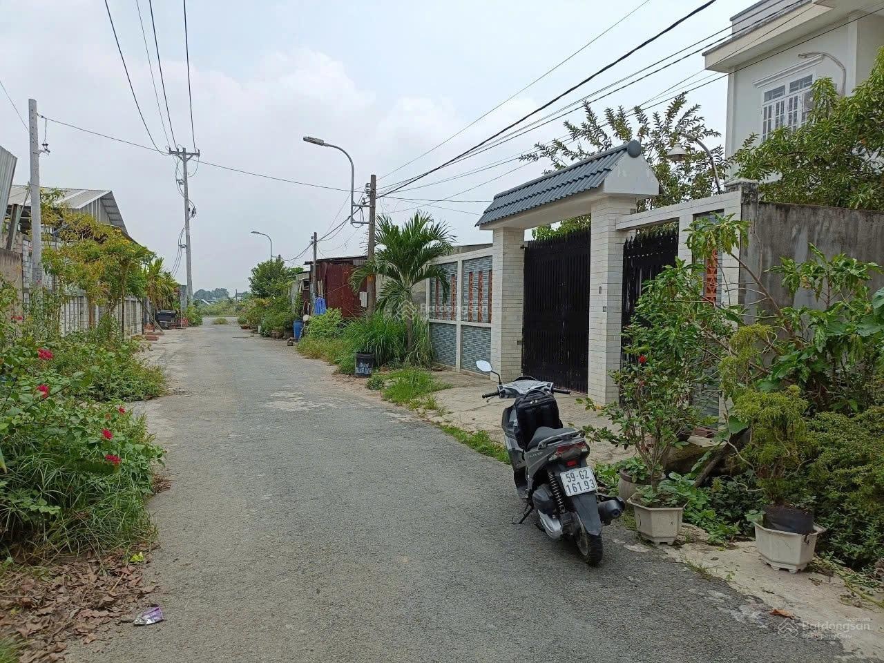 Chính chủ bán gấp lô đất 163m2 đường Bến Than, Tân Thạnh Đông, Củ Chi, giá 780 triệu, sổ hồng riêng