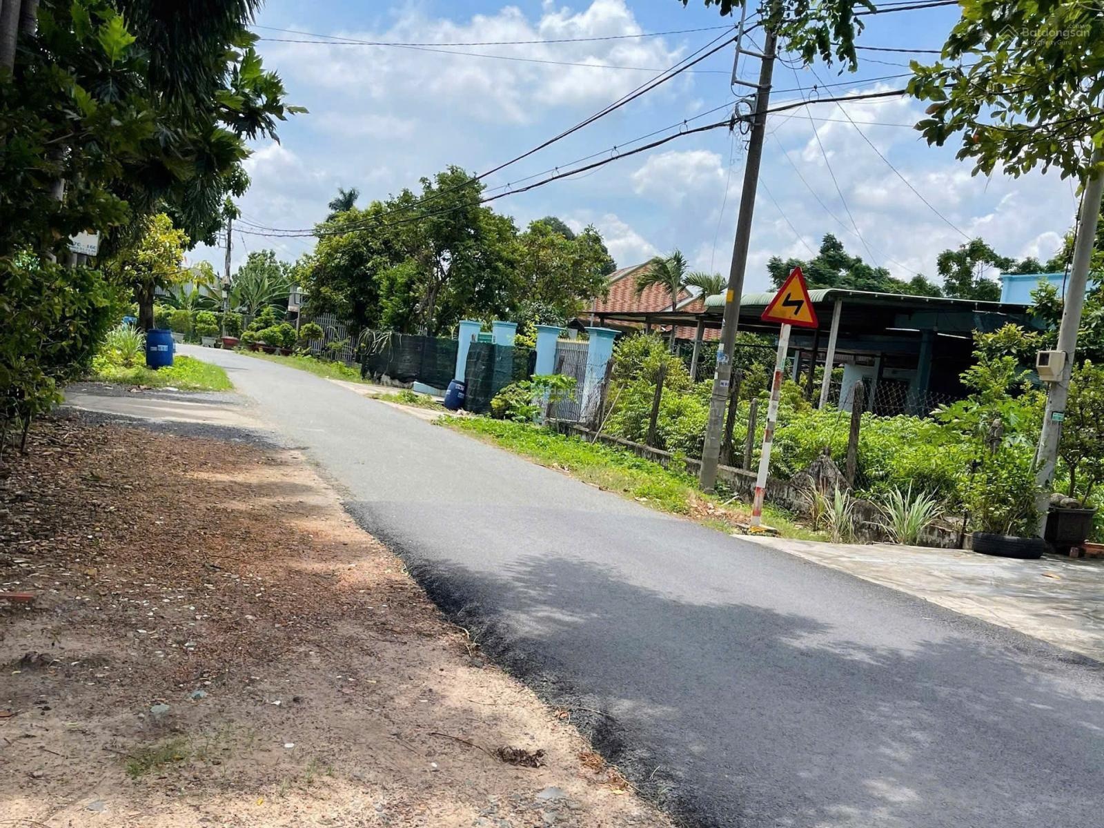 Bán gấp định cư nước ngoài - đất MT đường Số 3 Tân Thông Hội - 212m2, sổ hồng riêng công chứng ngay