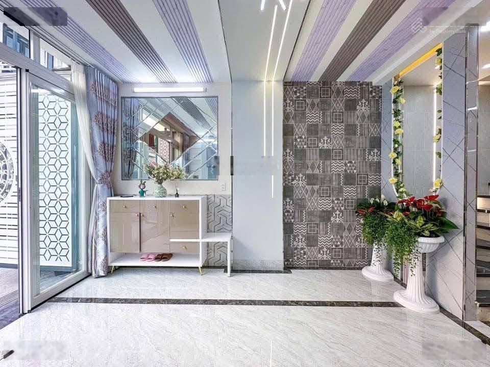 Bán nhà (5x19,22m) 96m2 gần bệnh viện nằm ngay chợ Bình Chánh, đang cho thuê 22 triệu Giá 910 triệu