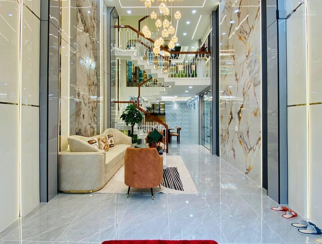 Bán nhà tại Bến Vân Đồn, 70m2, hàng hiếm ở Q4, giá 3,5 tỷ,còn đang cho thuê 15 triệu/tháng, hẻm ôto