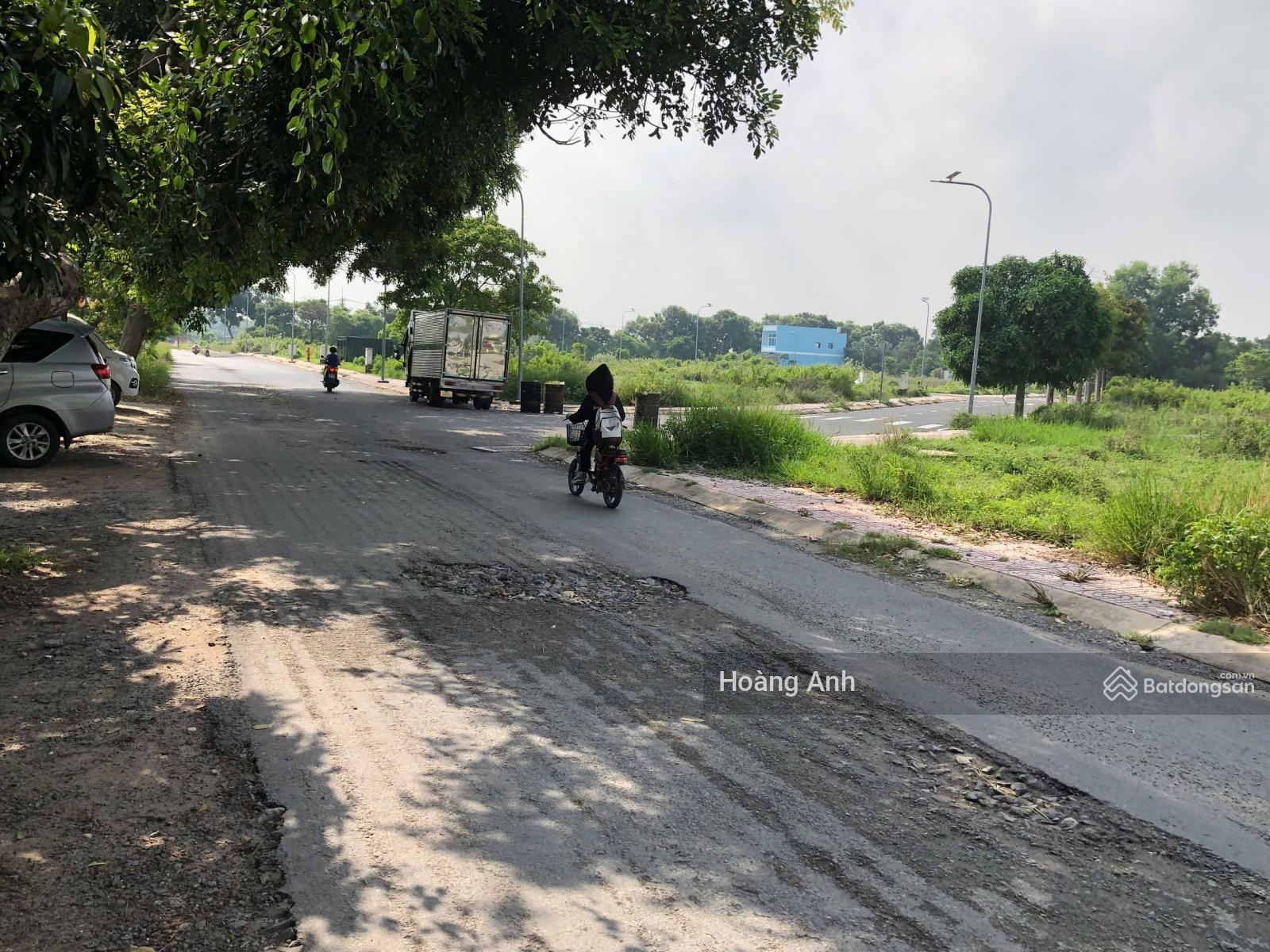 Cần bán lô đất 131m2 giá 700 triệu đường Hồ Văn Tắng, xã Tân Phú Trung, Củ Chi