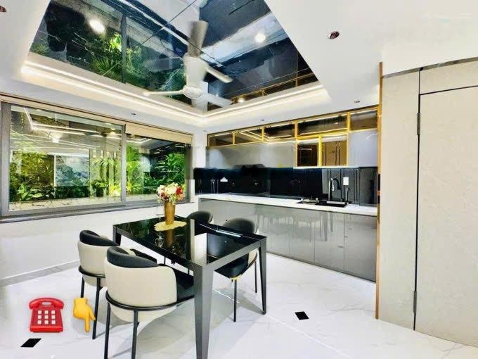 Bán nhà Sương Nguyệt Ánh, P. Bến Thành Q1. Giá 5tỷ1/90m2 gần công viên Tao Đàn. Cho thuê 32tr/th