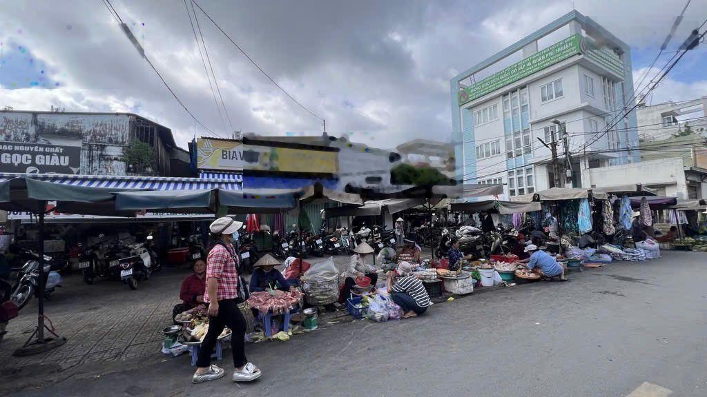 Nhà 3 tầng đẹp Lý Thường Kiệt gần ĐH Công Nghiệp & Văn Lang, 48m2, 3PN, 4.5 tỷ TL