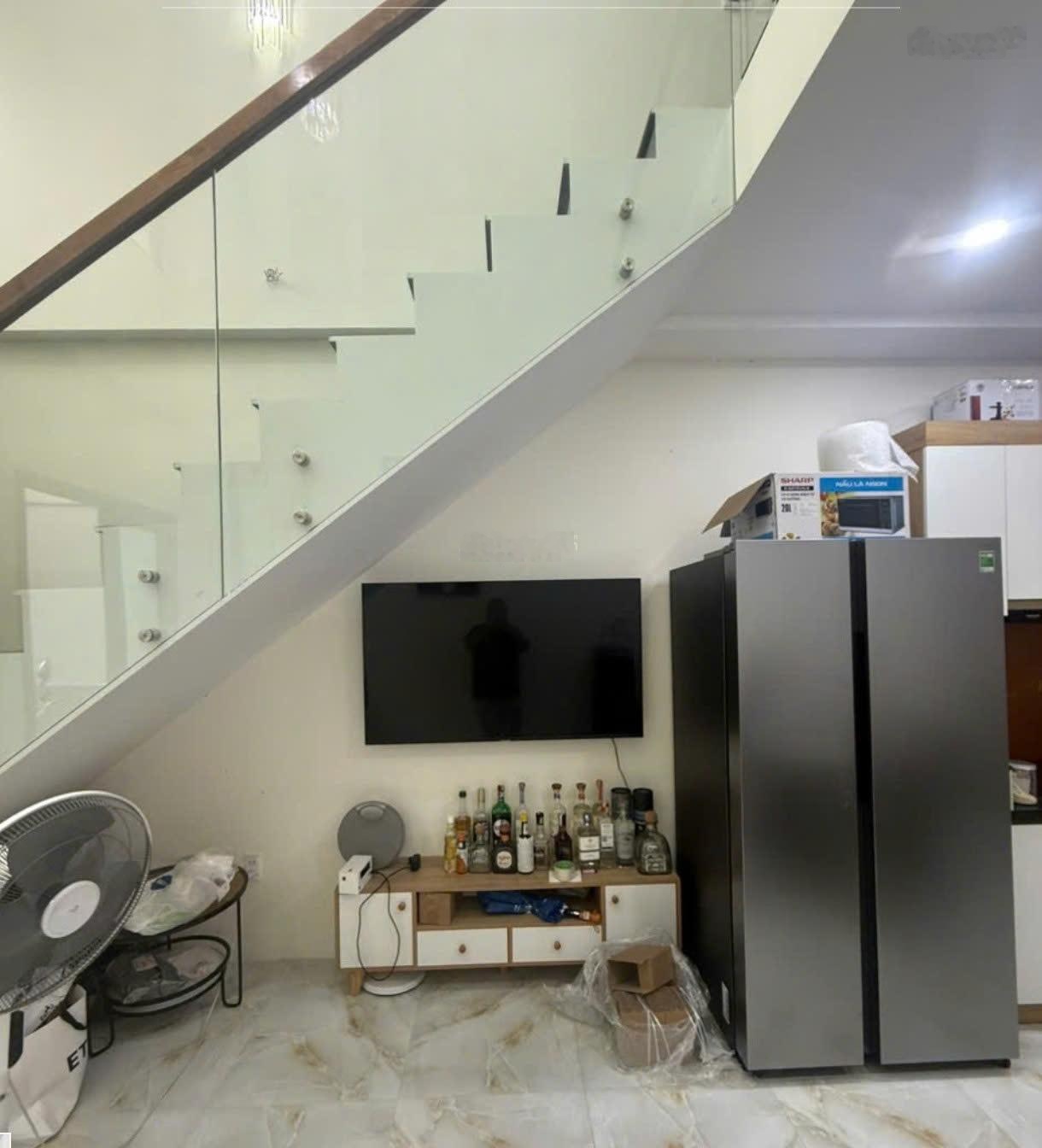 Nhà trung tâm Q1, 2 tầng, tặng toàn bộ nội thất, nhà đẹp xách vali vào ở ngay, nhỉnh 7 tỷ