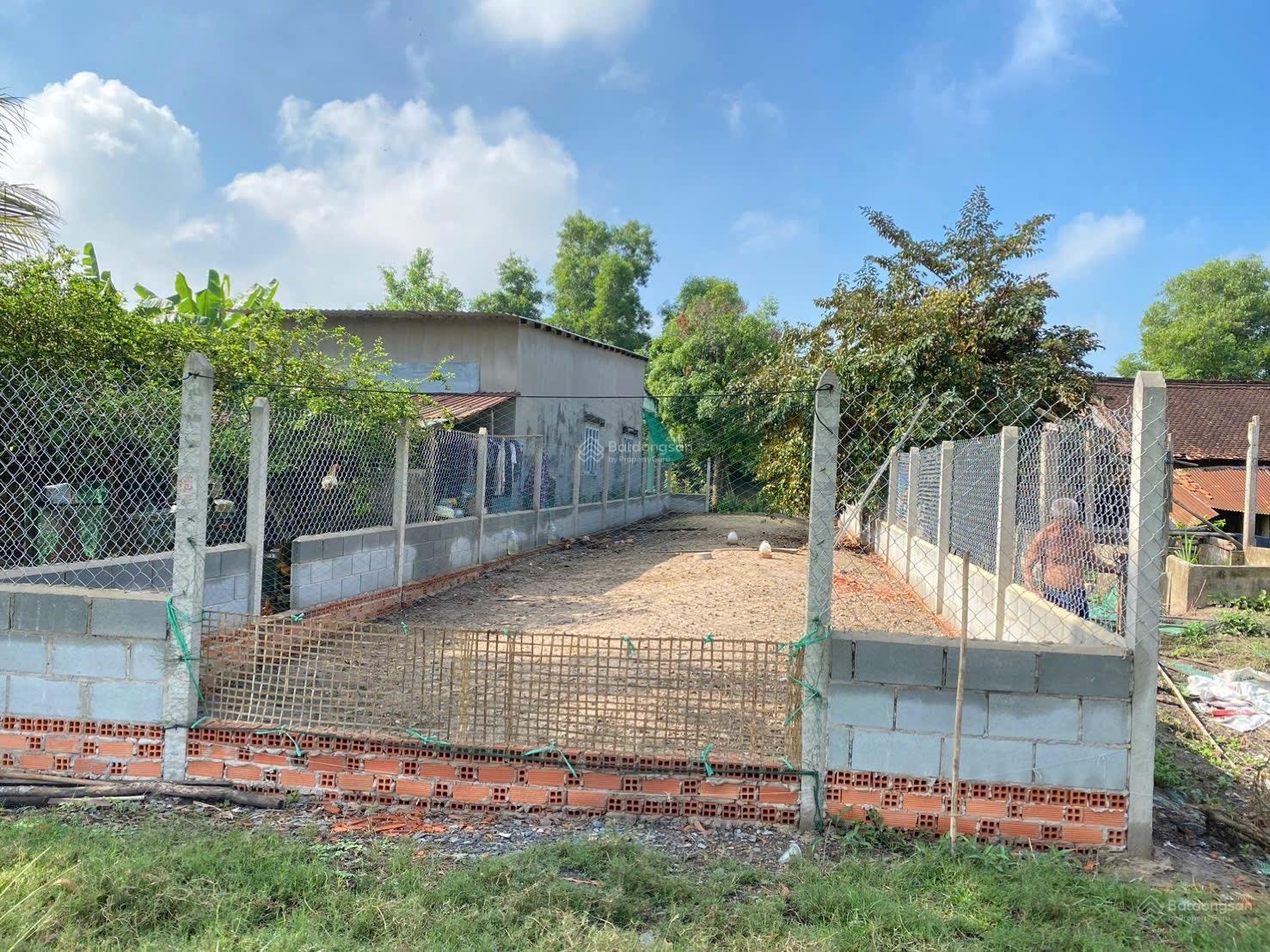 Bán đất củ chi 186m2 (ngang 6x31) cách ql 22 100m - giá 700tr , bớt lộc cho khách mua đầu năm, shr