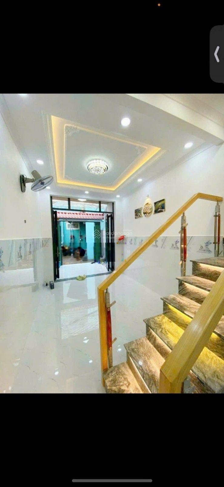 Nhà mới đẹp 2 tầng, Quận 6, cạnh MT, kế chợ, hẻm ô tô, chỉ 3 T98.