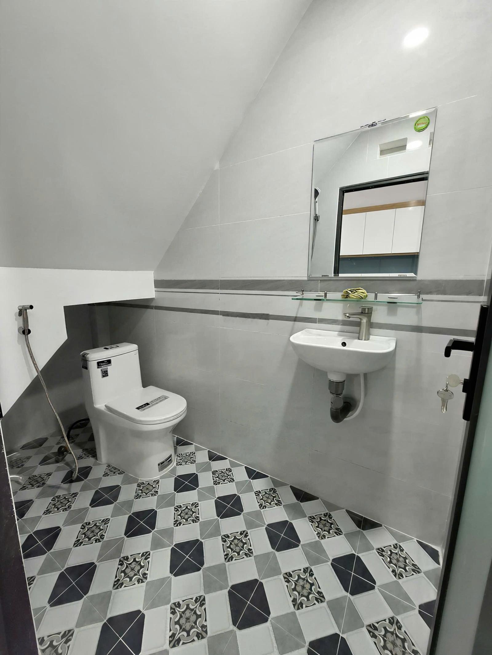 Cho thuê nhà mới nguyên căn (DT 3,8x8m) ở Dương Thị Mười đối diện Bệnh viện Quận 12. Chỉ 4tr5/tháng