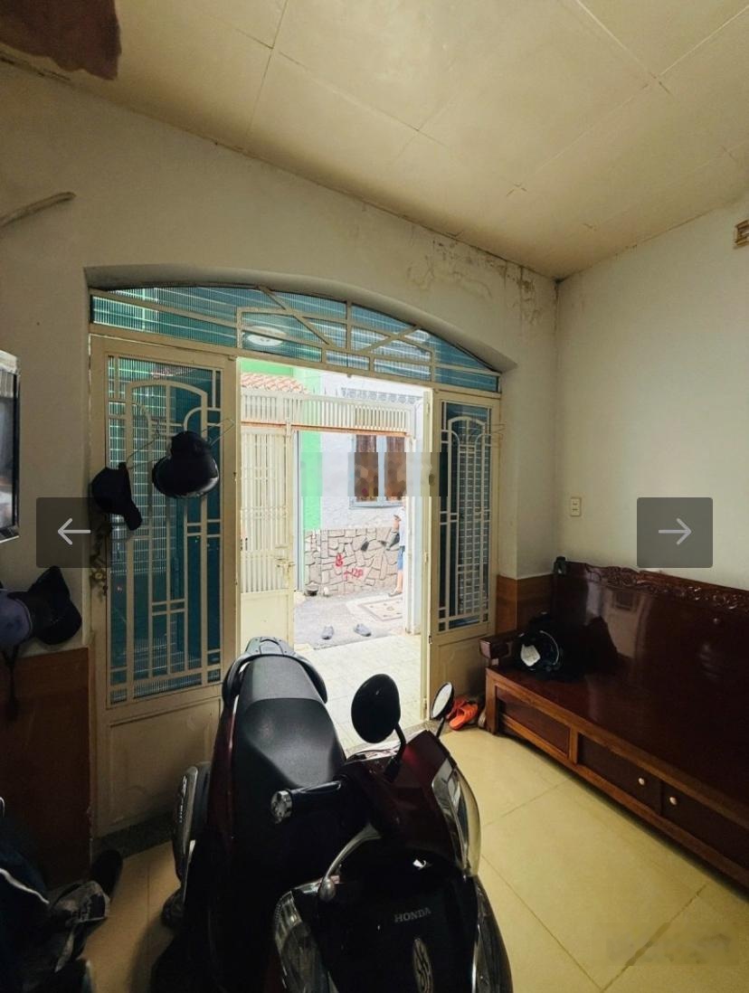 HIẾM TRUNG TÂM Gò Vấp CHỈ 3 TỶ X Hẻm 1 trục, gần mặt tiền, sát hẻm xe hơi Kết cấu: 1 t