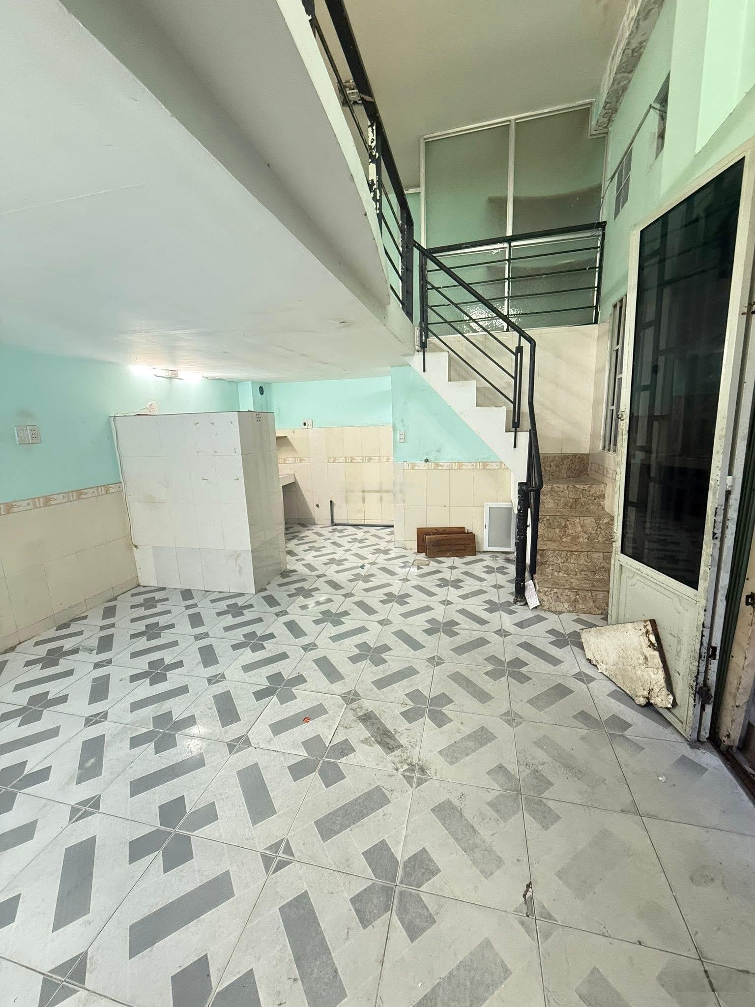 Bán nhà riêng tại Trần Xuân Soạn, 3PN, 3 tầng, 3,8 tỷ, 28m2, nhiều tiện ích