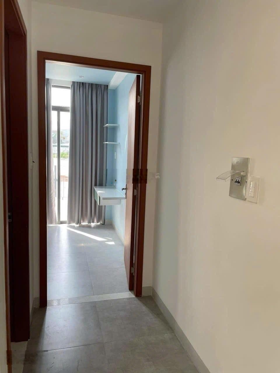 Gần ngã 5 vòng xoay - nhà mới đẹp chắc chắn ở ngay. 4.4 tỷ (tl)