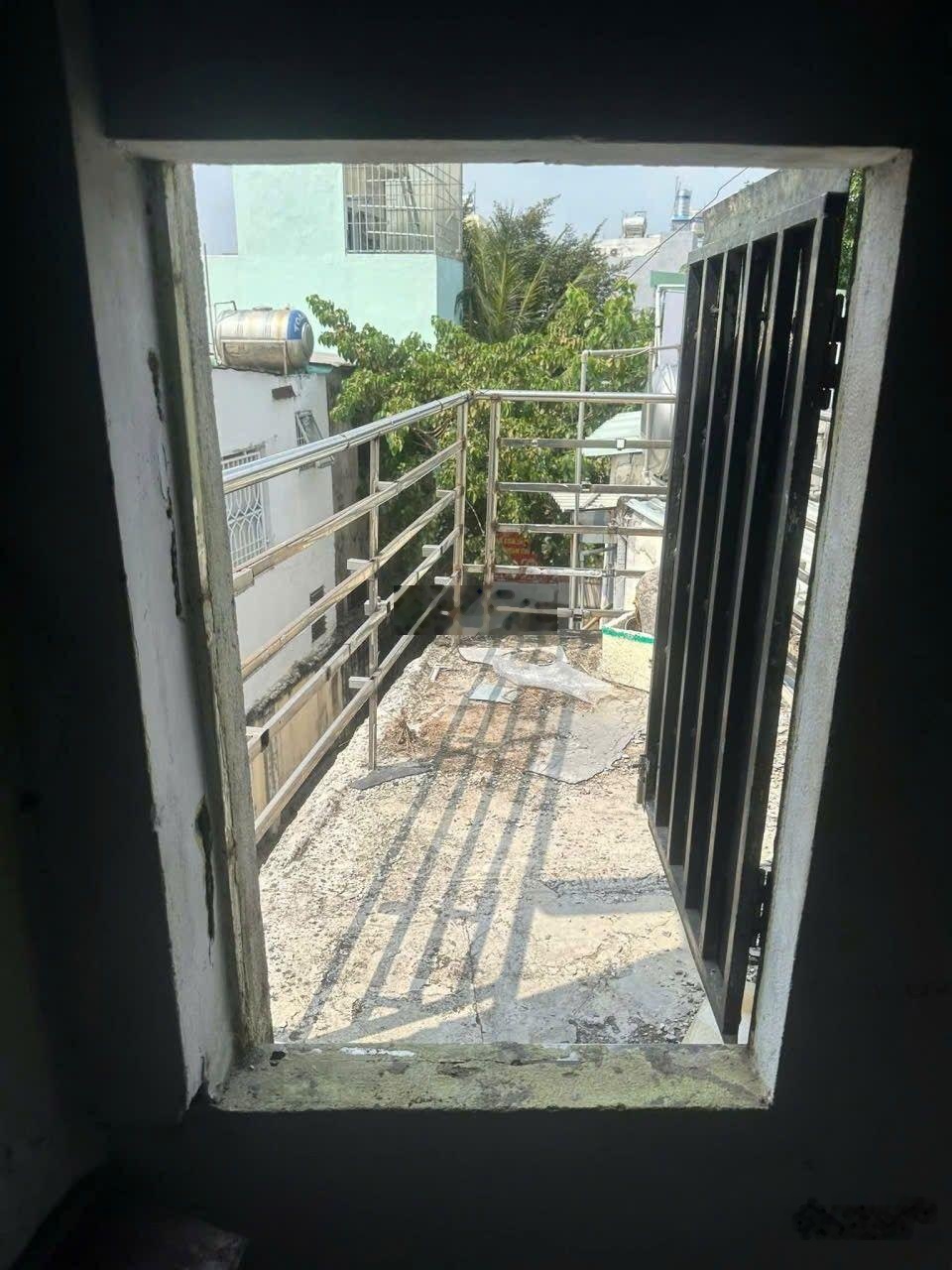 Nhà sổ riêng giá rẻ như sổ chung, xây 2 lầu, 20m2 đường quang trung, gần ngã 6