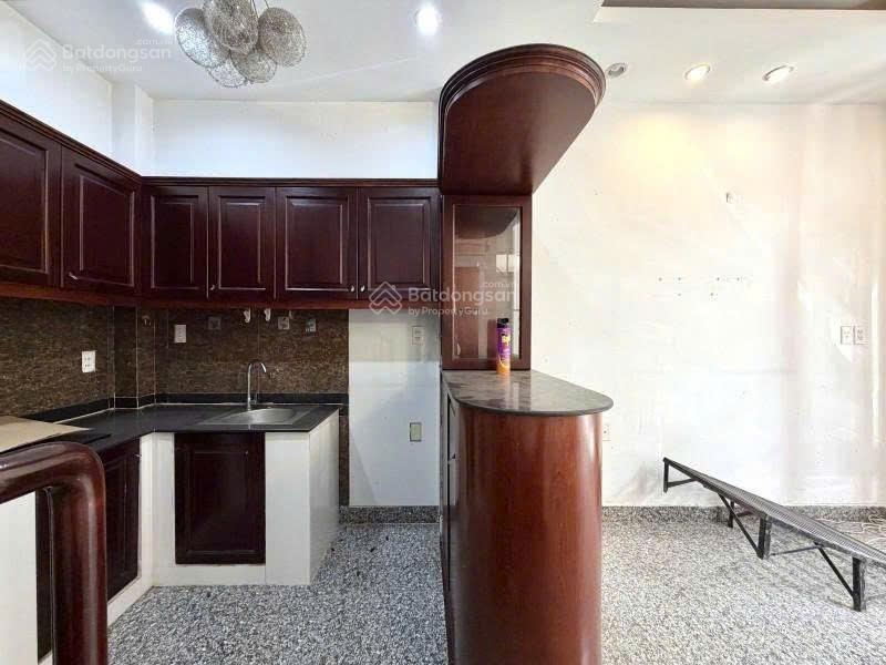 Nhà lô góc, hẻm xe hơi Q1 - 7,6 tỷ