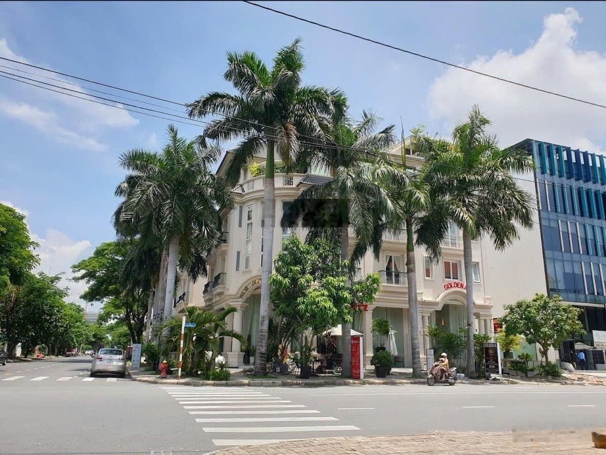 Căn góc đẹp duy nhất 2MT Khu Phú Mỹ Hưng, Quận 7 - DT 20x20 - 1 hầm 1 trệt lửng 4 lầu sân thượng