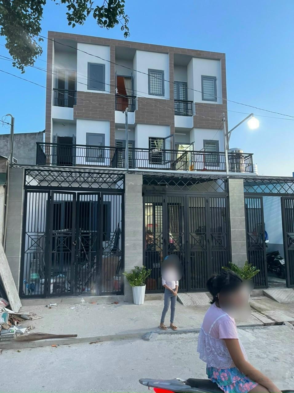 Nhà mặt tiền buôn bán thông thẳng Hà Huy Giáp khu vip kênh TX43