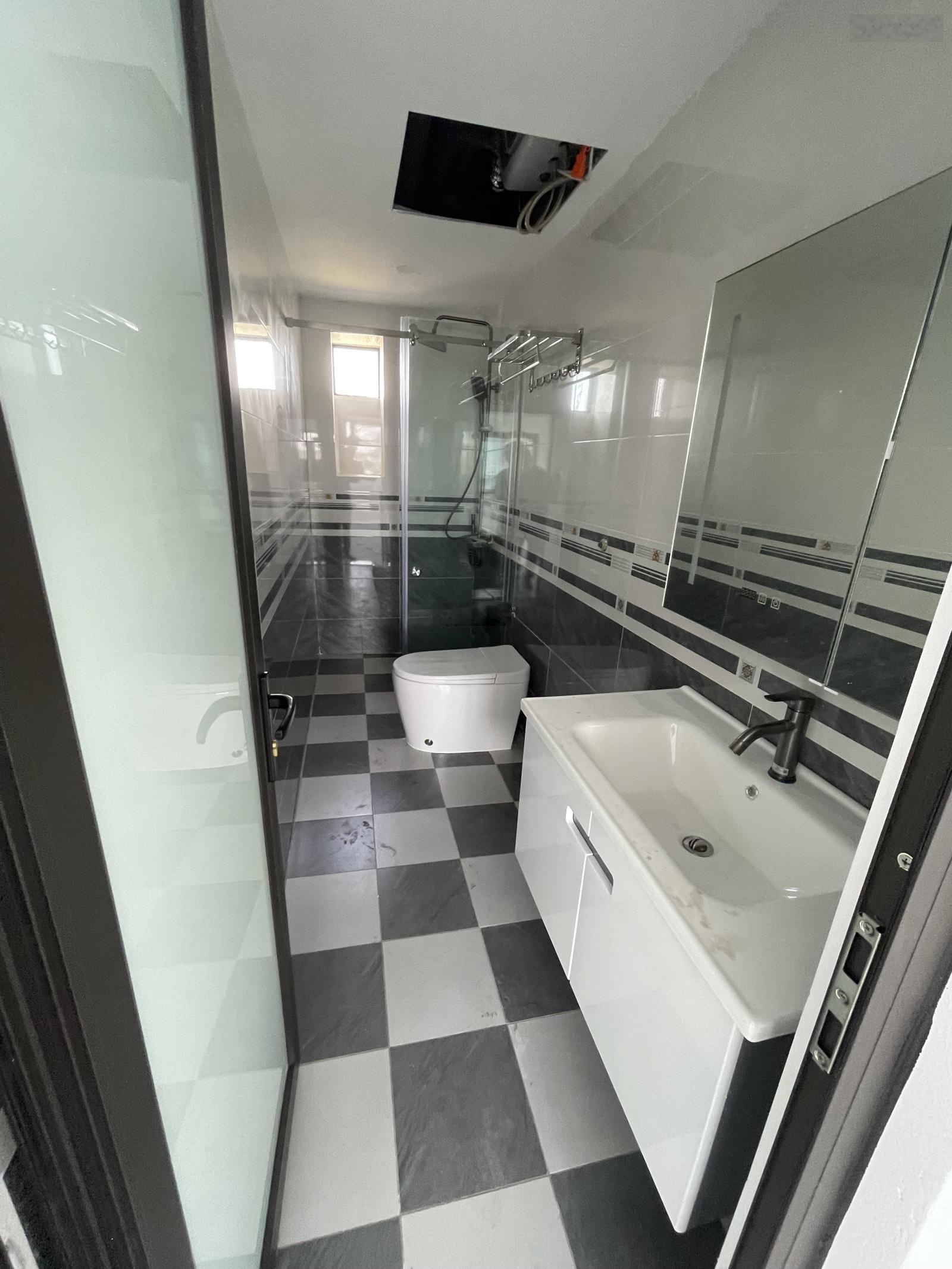 Do thay đổi công việc tôi cần bán căn nhà phố Hào Nam 3 tầng 18m2 đầy đủ tiện nghi