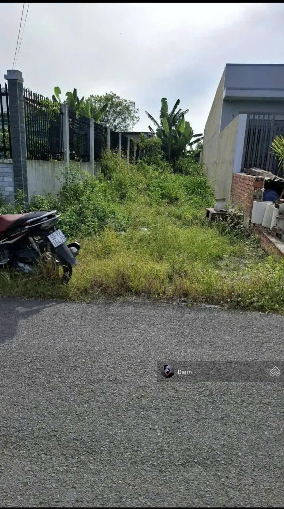 Kẹt tiền bán nhanh lô 150m2 đất giá 900 triệu Đ. Nguyễn Thị Se - Tân Thông Hội, sổ hồng riêng